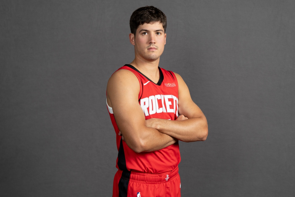 媒体人：组织控节奏这种事 谢泼德干不来 能梳理阵地战的只有申京